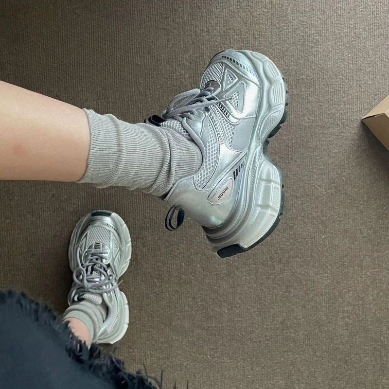 Revalis | Moderne mesh sneakers met dikke zool