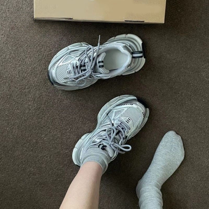 Revalis | Moderne mesh sneakers met dikke zool