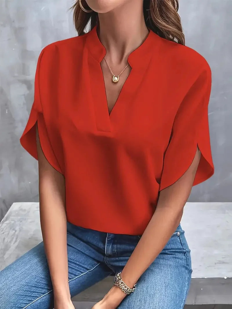 Grace – Zachte en elegante blouse met V-hals.