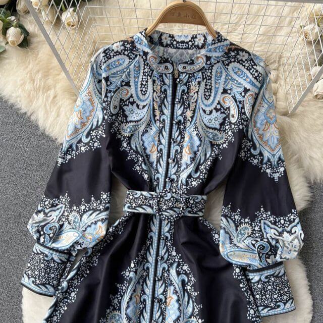 Brunhilde | A-lijn jurk met bloemenprint en ceintuur