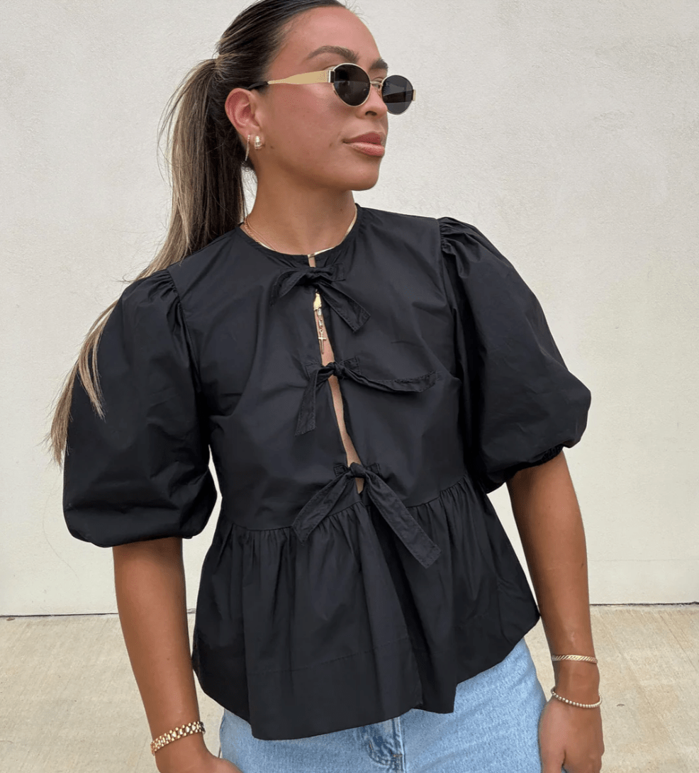 Jemima | Elegante blouse met pofmouwen en strikhals
