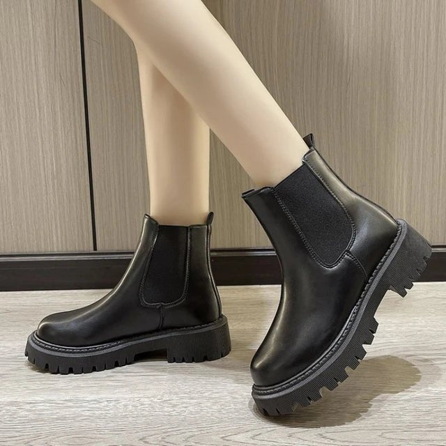 Zorynna | Streamline Boots