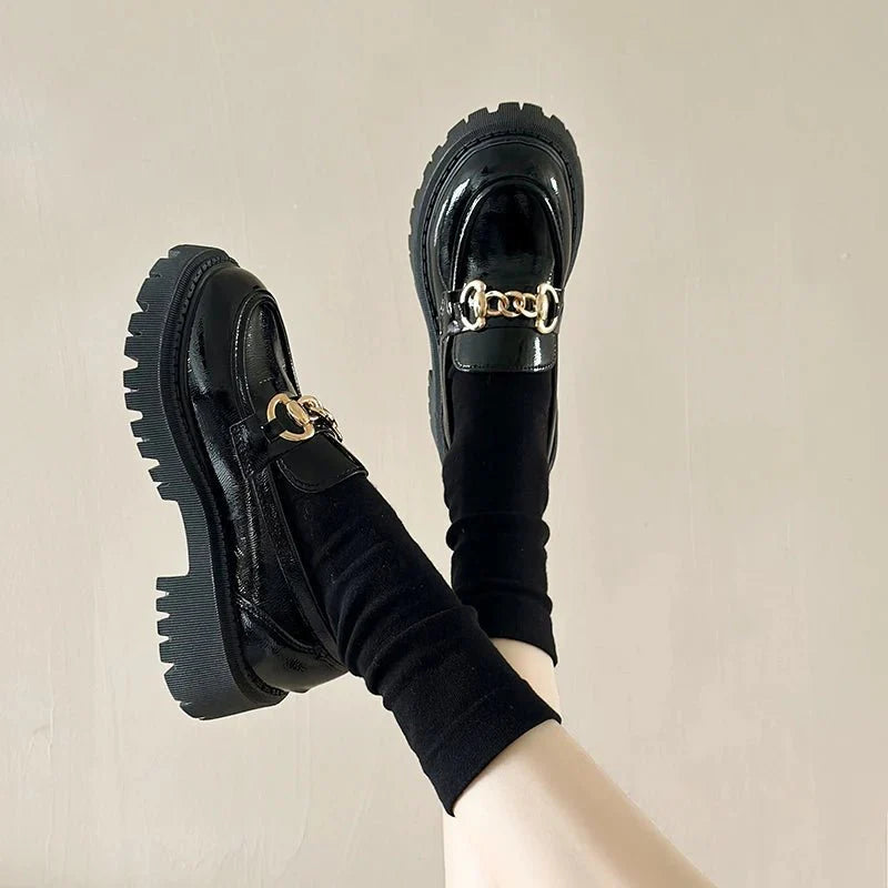Galilea | Trendy platform loafers met kettingaccent