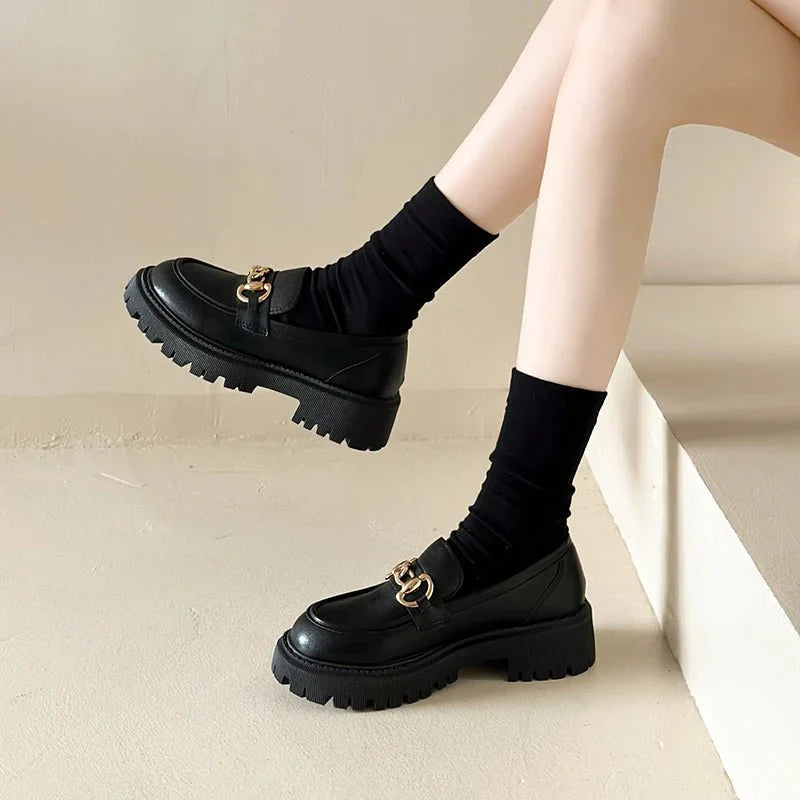 Galilea | Trendy platform loafers met kettingaccent