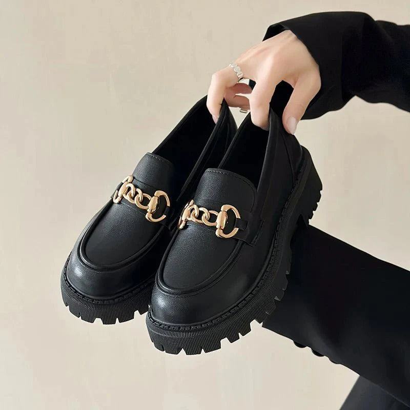 Galilea | Trendy platform loafers met kettingaccent