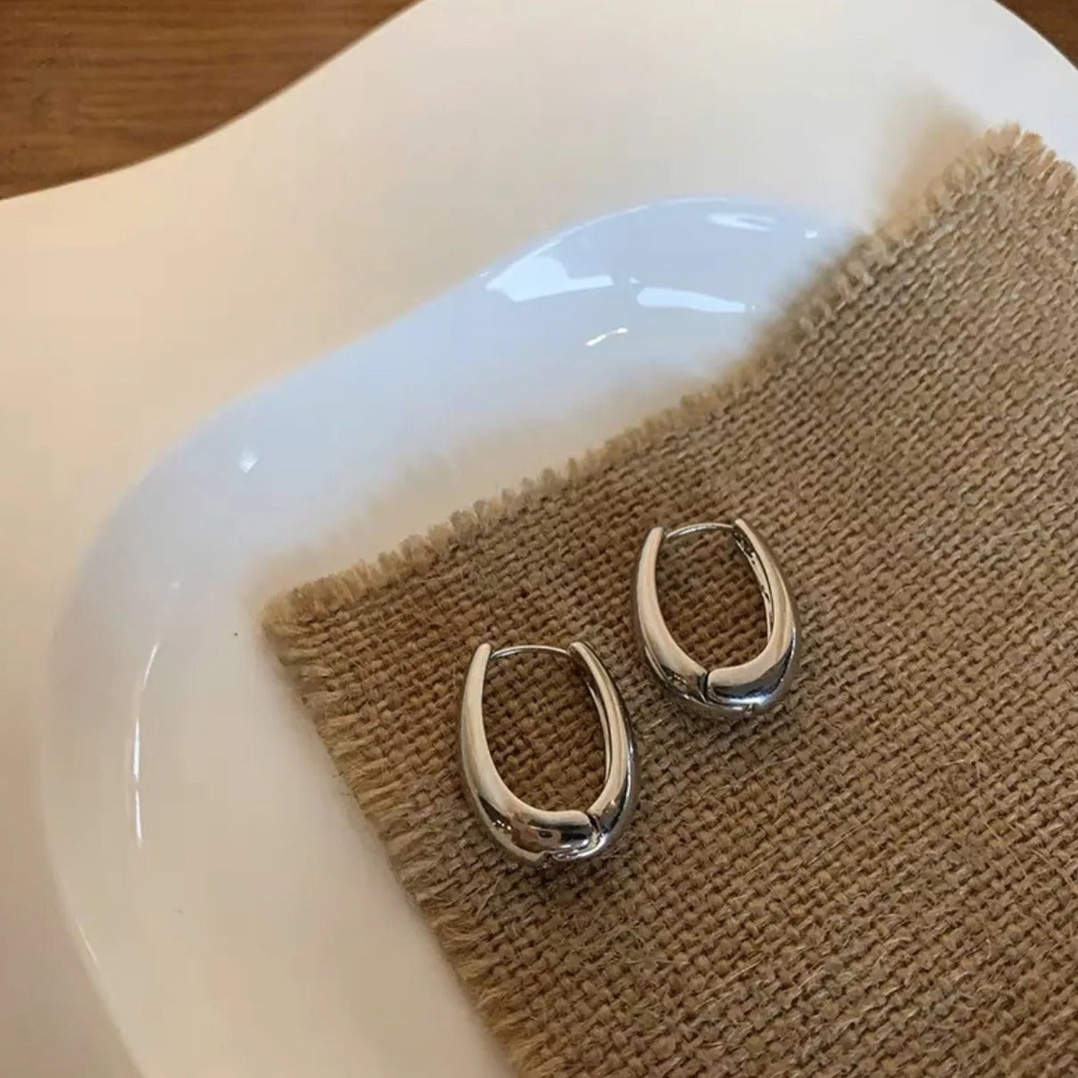 Juna | Stoere bliksemvormige oorringen