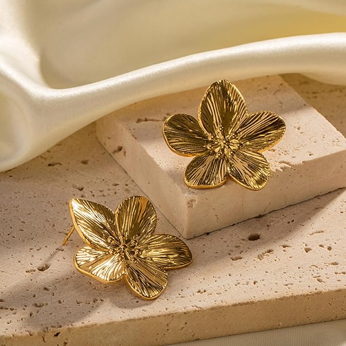 Uma | Elegante oorbellen met bloemenmotief